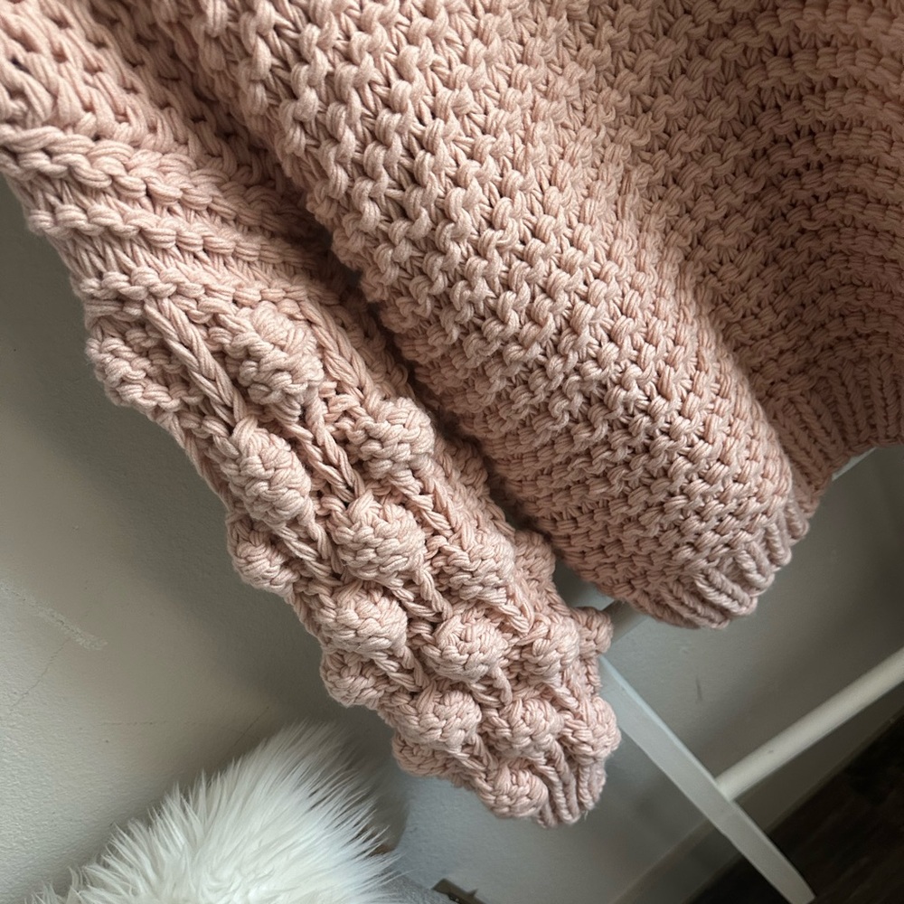 Pink popcorn chunky cable knit sweater small - Picture 4 of 6